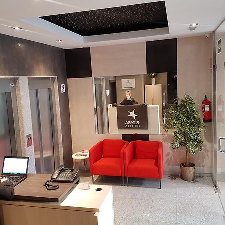 Apartamentos Real Lleida Luaran gambar