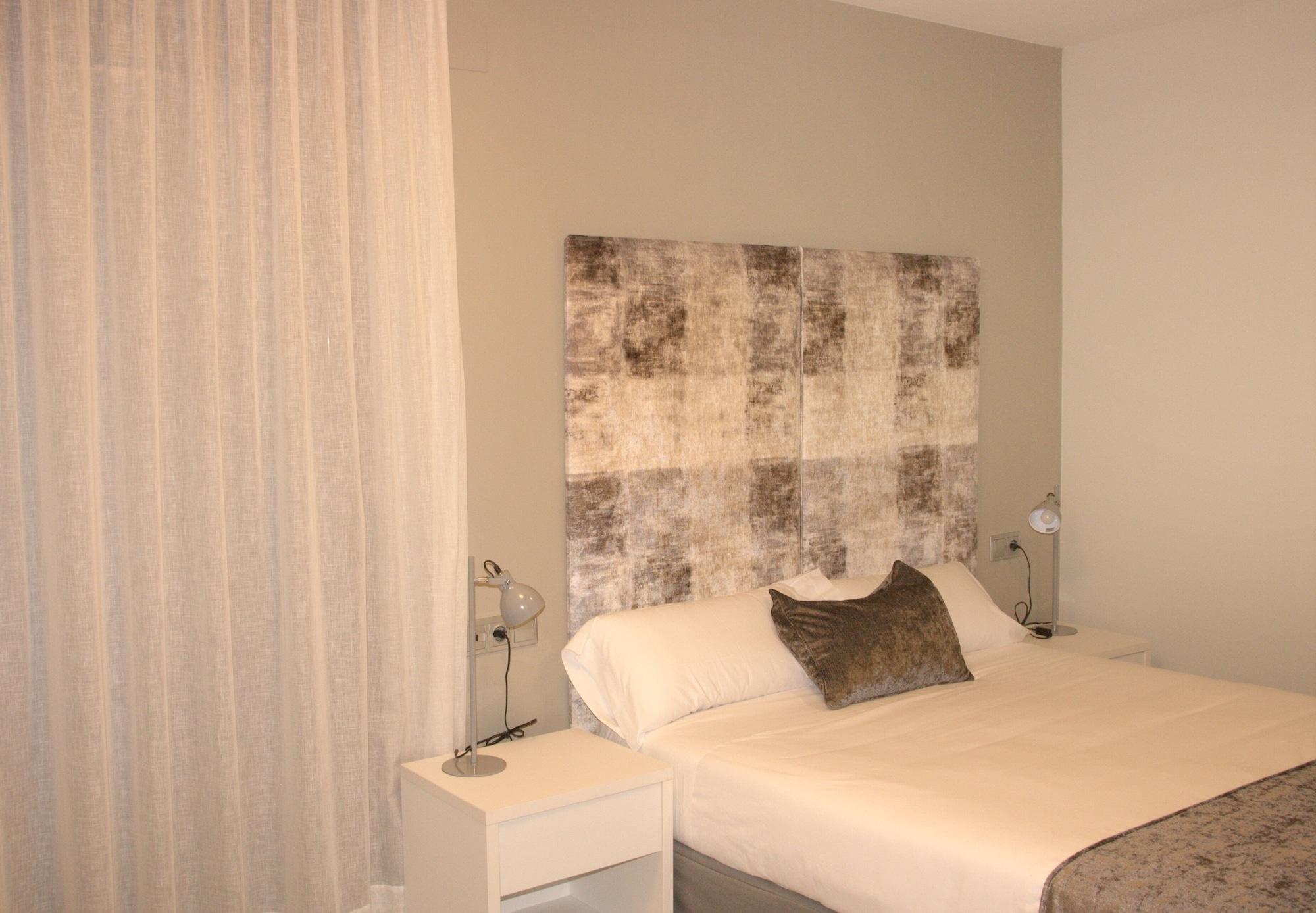 Apartamentos Real Lleida Luaran gambar