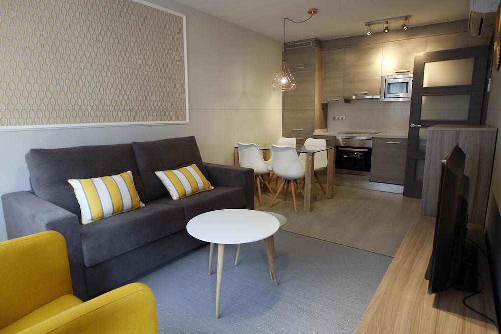 Apartamentos Real Lleida Luaran gambar