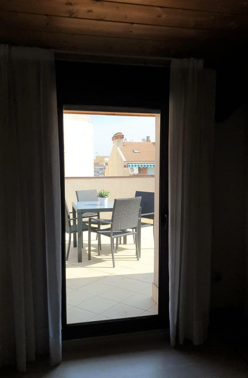 Apartamentos Real Lleida Luaran gambar