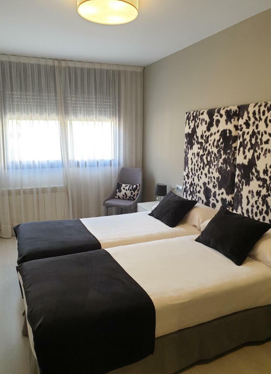 Apartamentos Real Lleida Luaran gambar